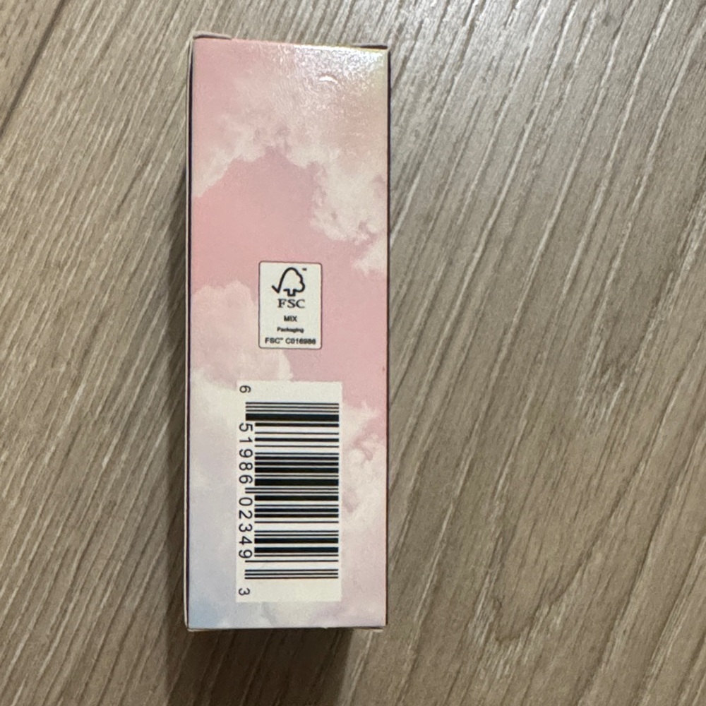 Heart-Shaped Hopeful Romantic Box - Picture 14 of 16